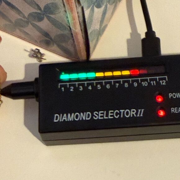 DIAMOND BUTTERFLY EARRINGS 14K WHITE GOLD STUD 8 STONES DAINTY DETAILED ANTENNAE - Picture 10 of 10